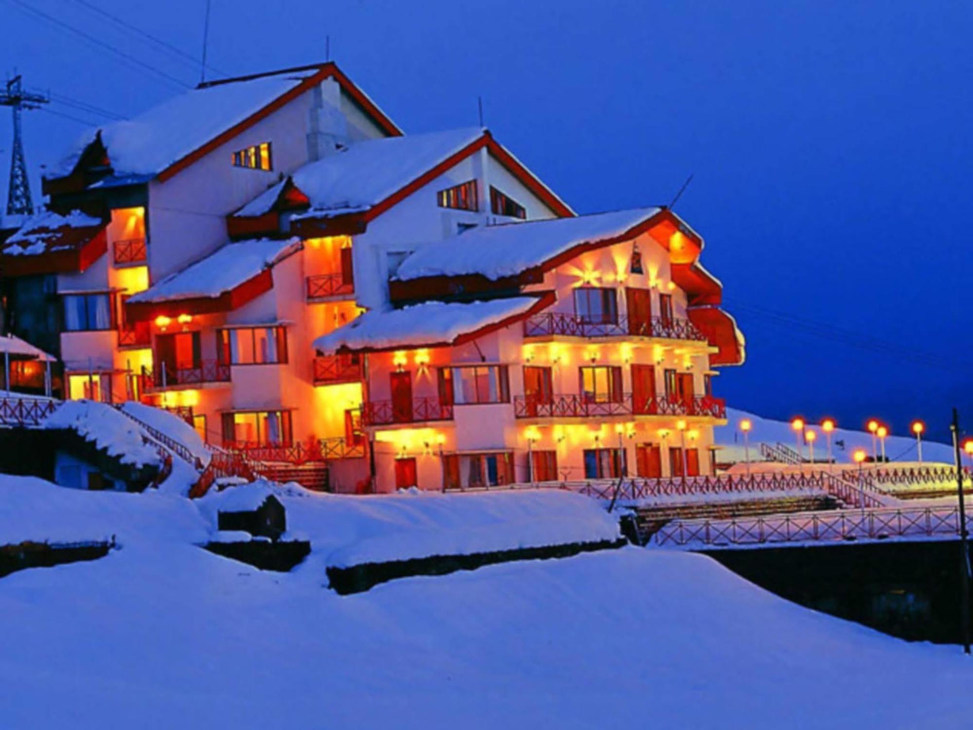 Clifftop Club Auli Joshīmath Extérieur photo